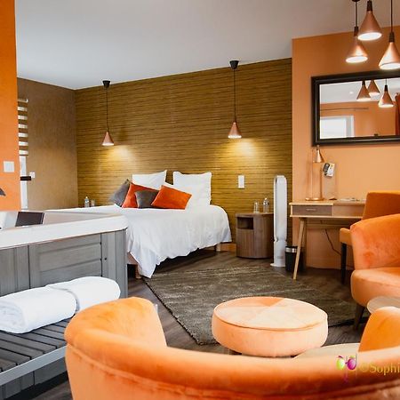 L'Hostellerie D'Acquigny Bagian luar foto