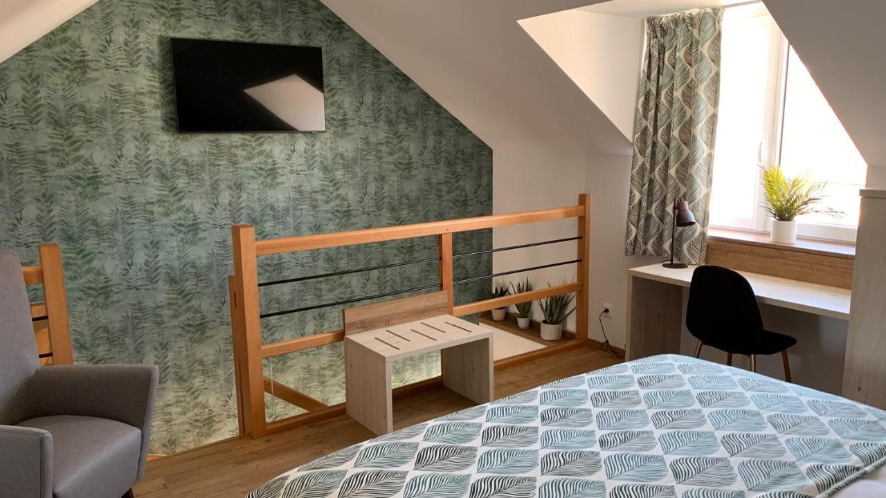 L'Hostellerie D'Acquigny Bagian luar foto