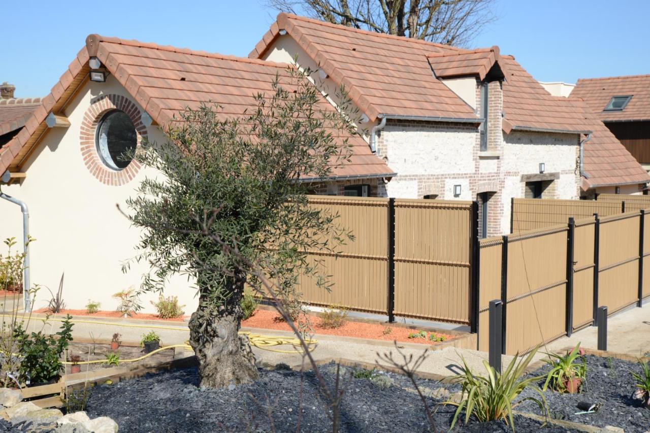 L'Hostellerie D'Acquigny Bagian luar foto