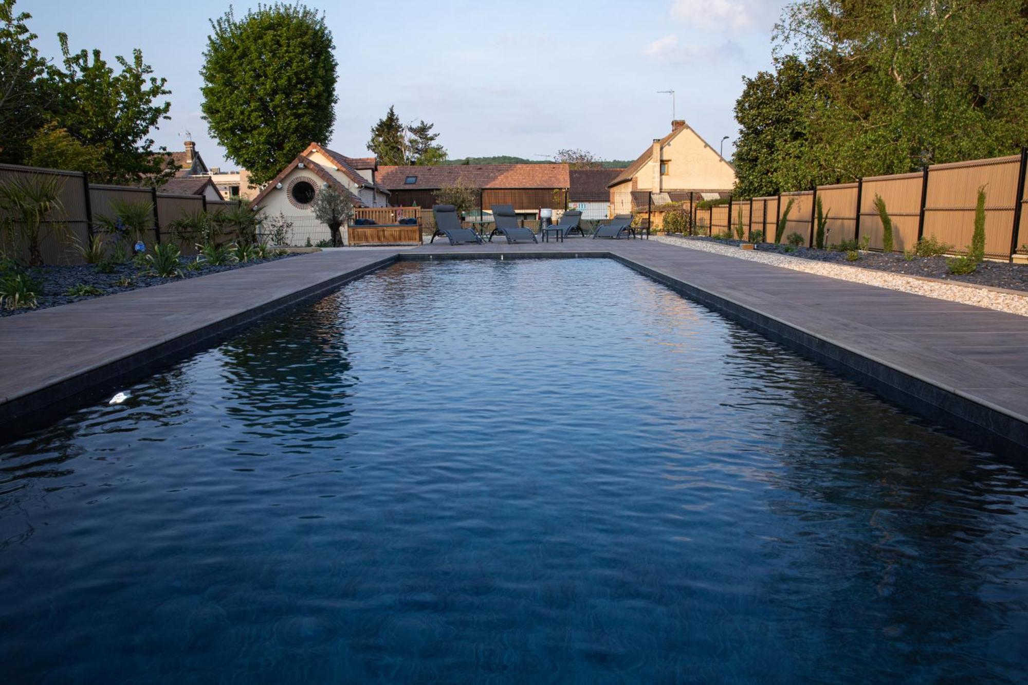 L'Hostellerie D'Acquigny Bagian luar foto
